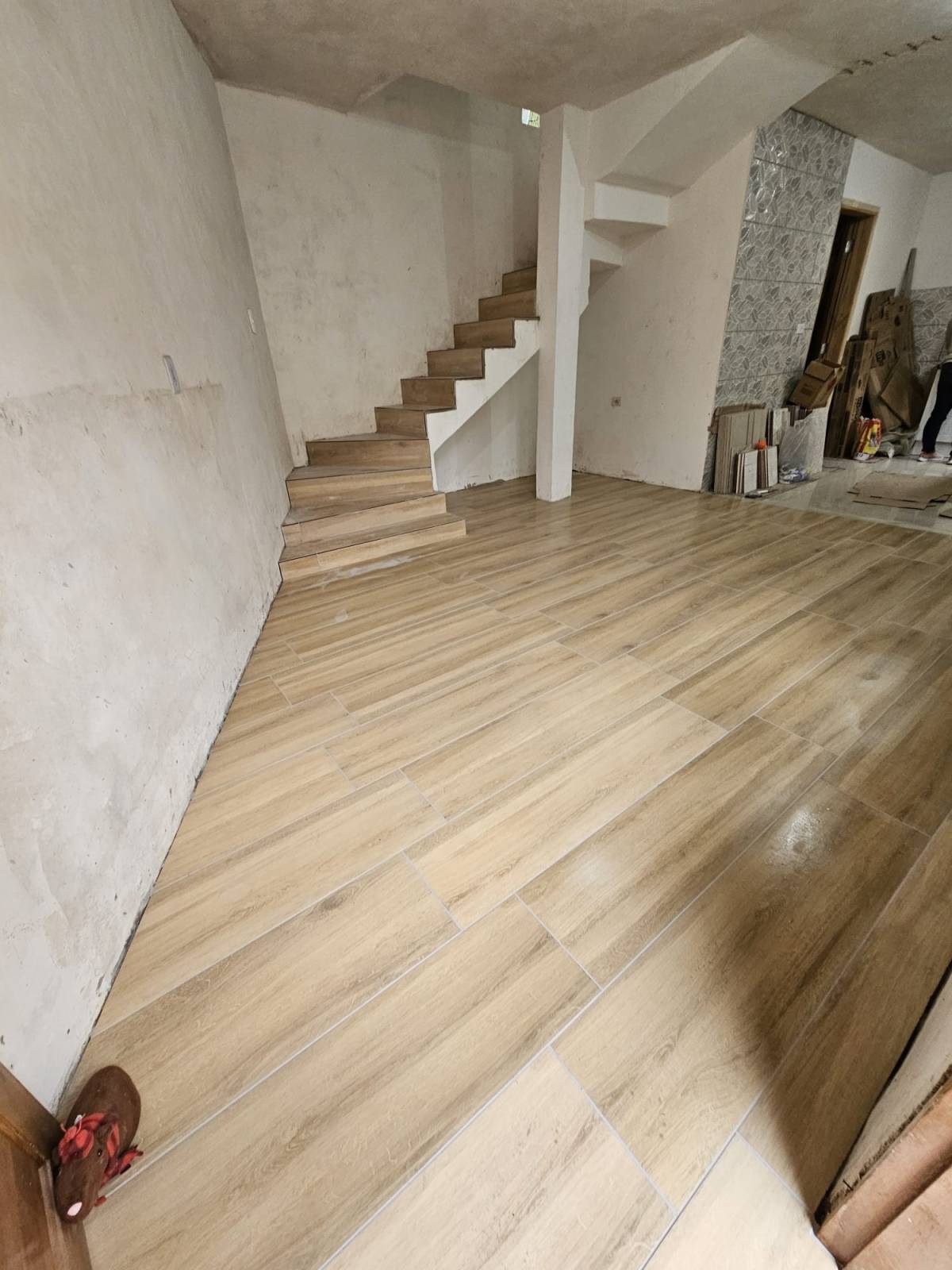 Renova casa remodelação - Sesimbra - Montagem de Mobiliário ou Equipamento Exterior