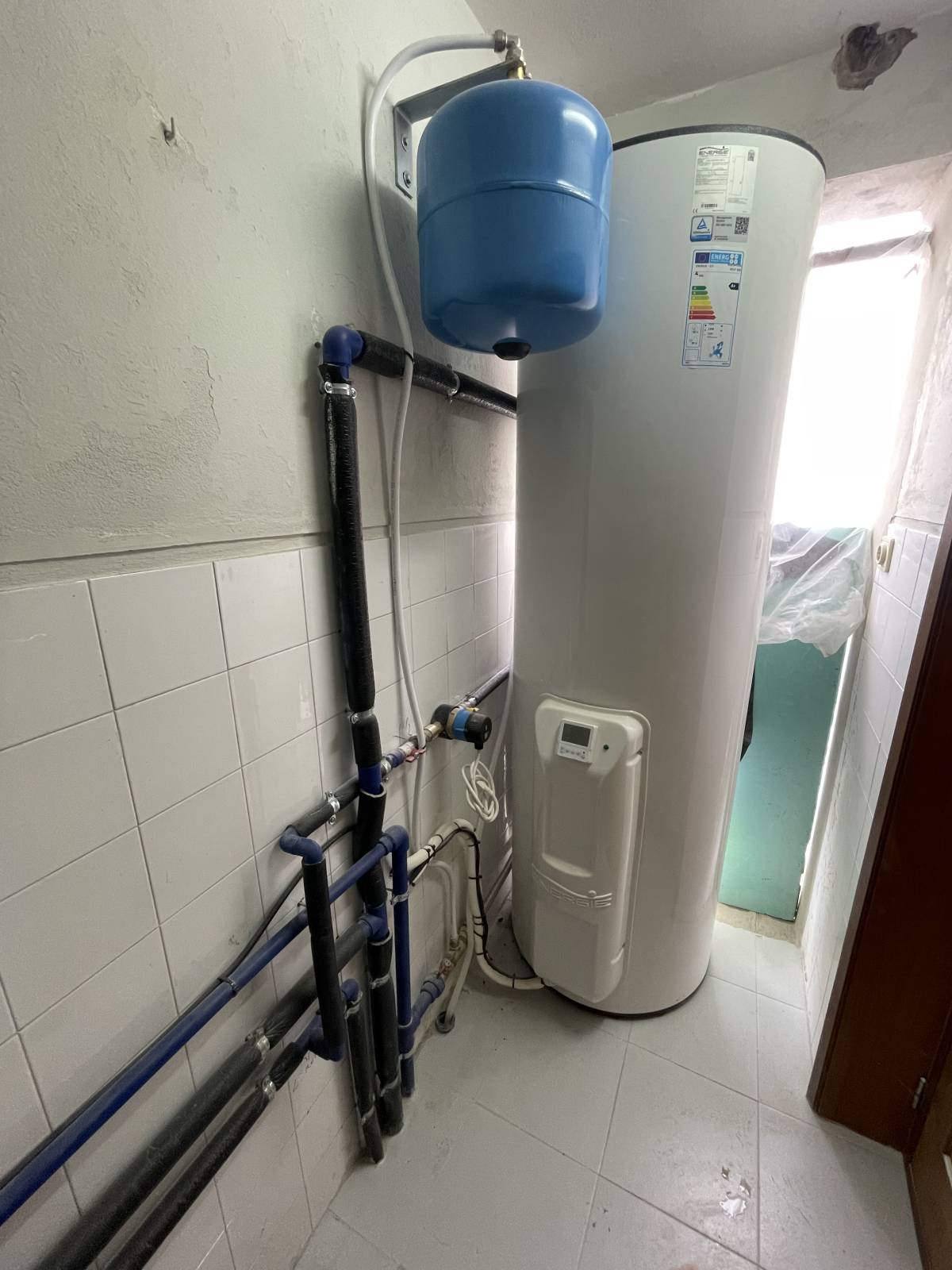 Pichelaria Leão - Paredes - Plumbing Pipe Installation