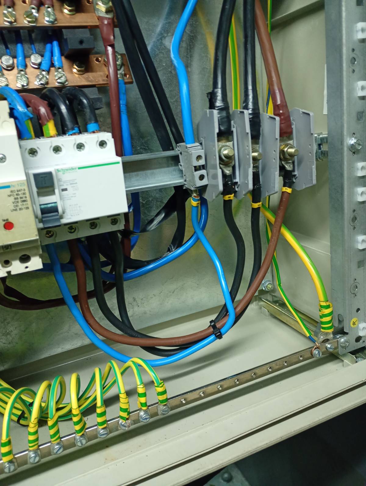 Azibelton Electricista - Setúbal - Instalación de lámparas