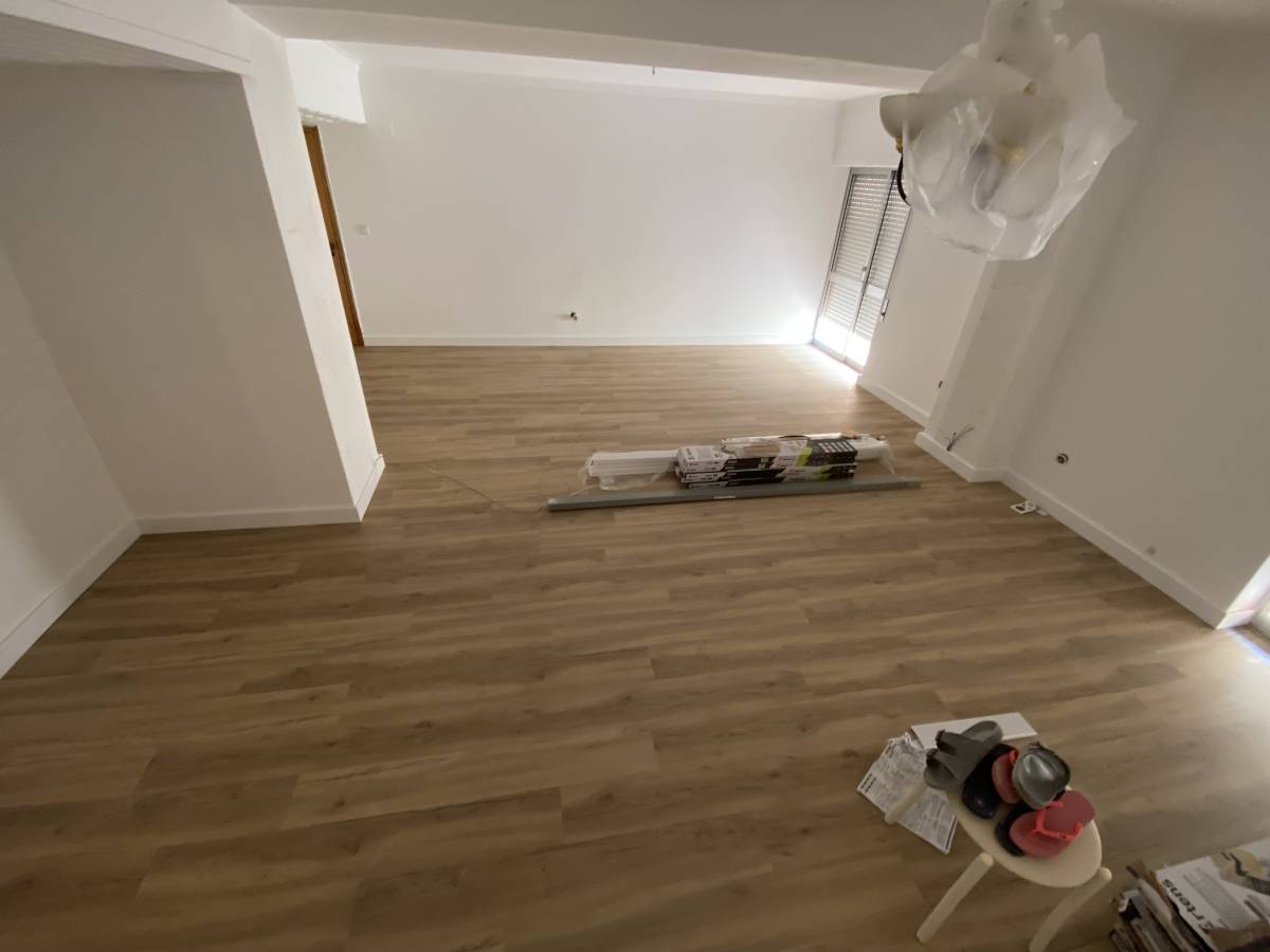 Raflooring - Moita - Vinyl- oder Linoleumboden reparieren oder ausbessern