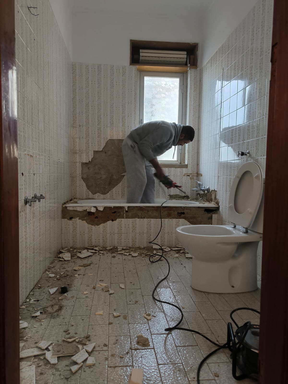 Obras Remodelações e montagens em geral - Sintra - Revestimento de Cozinha