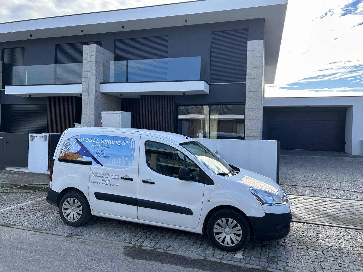 Global serviço de limpeza - Vila Nova de Famalicão - Window Blinds Cleaning