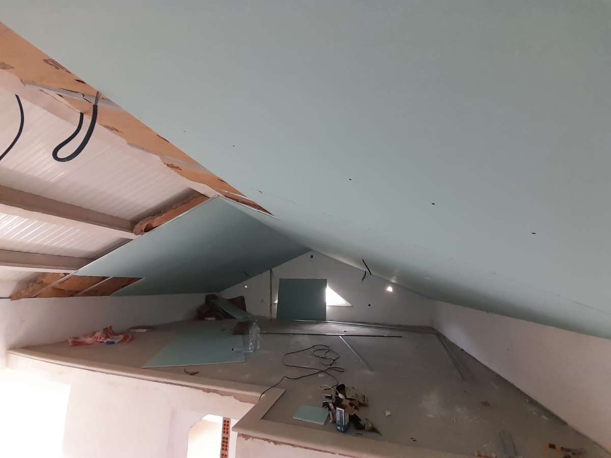 Paulo Marcos - Ourém - Interior Wall Addition