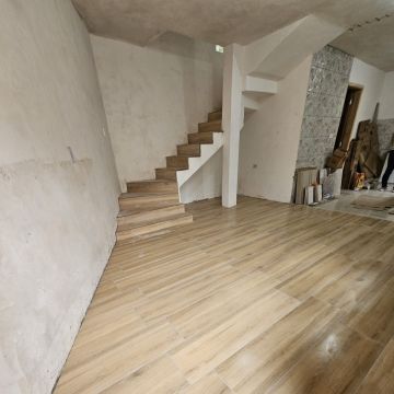 Renova casa remodelação - Sesimbra - Montagem de Mobiliário ou Equipamento Exterior