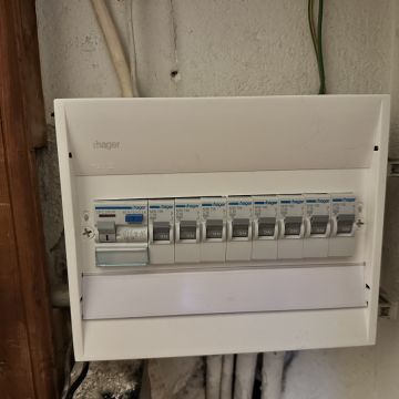 PowerLux - Matosinhos - Reparação de Interruptores e Tomadas