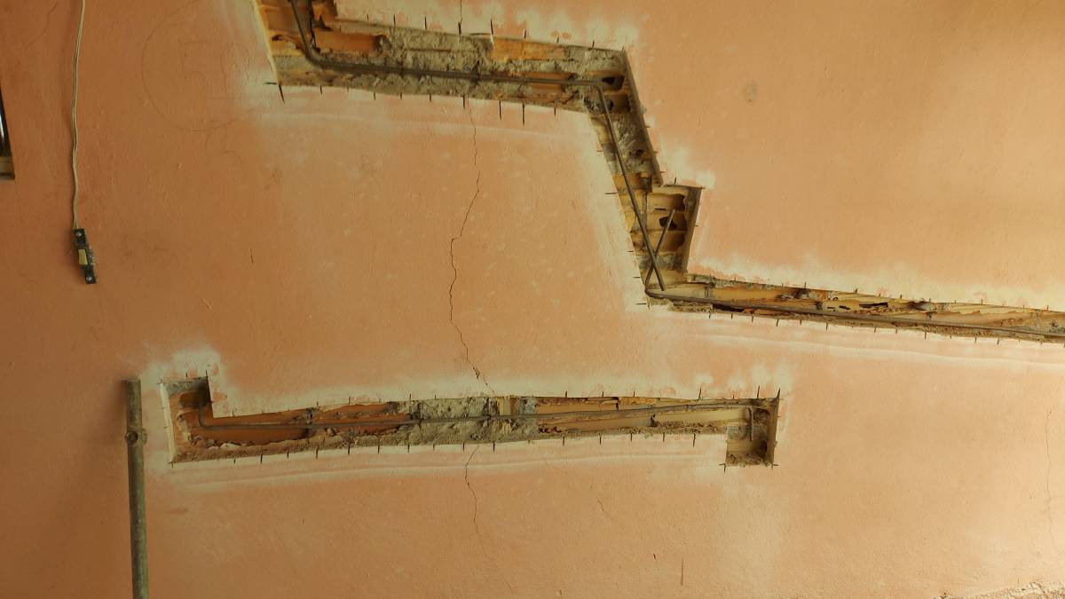 Marcos V. Candido - Oliveira do Bairro - Property Cleanup