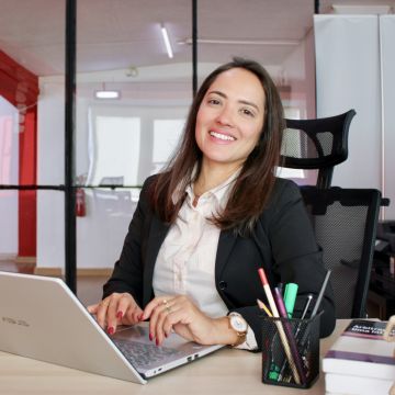 Verena Andrade -  Advogada de Imigração - Vila Franca de Xira - Rechtsanwalt für Zivilrecht