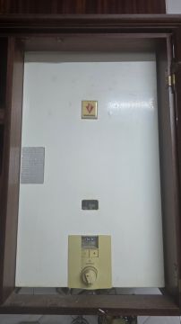 Techniker für Durchlauferhitzer
