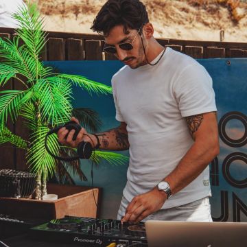 Dj Miguel Bacelar - Porto - Quinceanera DJ