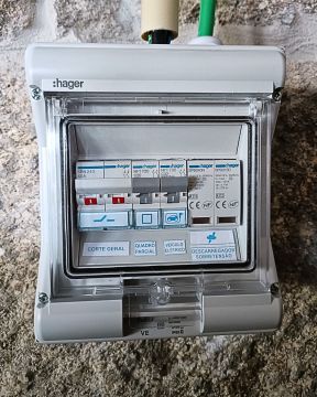 CRISINO BAIAO SOLUÇÕES ELÉCTRICAS - Resende - Elektro- und Verdrahtungsprobleme