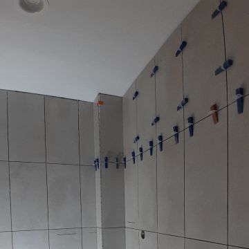 Destaque construção e remodelação - Portimão - Trockenbau und Aufhängen von Trockenbauwänden