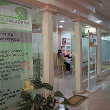 Cruz Academy - Lisboa - Nachhilfestunden Lesen und Schreiben