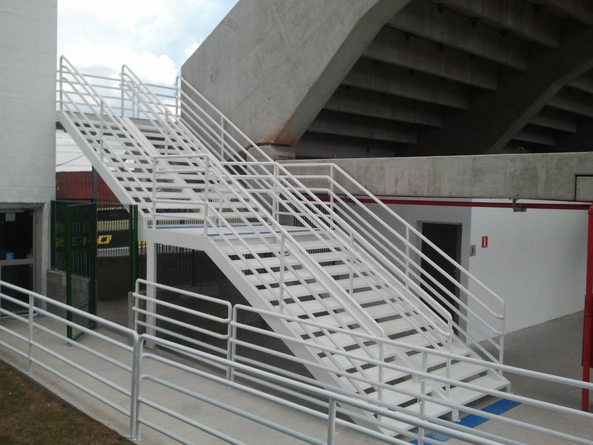 CONSTRUTÁLICA SERRALHARIA - Coimbra - Processamento de Ferro e Aço