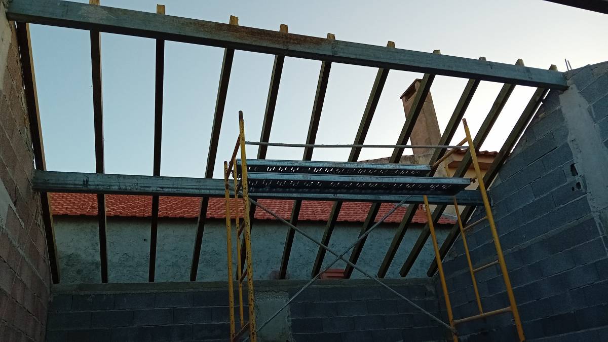 J.S.COSTRUCÃOS pintura, pladu, telhado, piso, capotou, Ladrilhador, Remodelação em geral - Figueira da Foz - Sellados