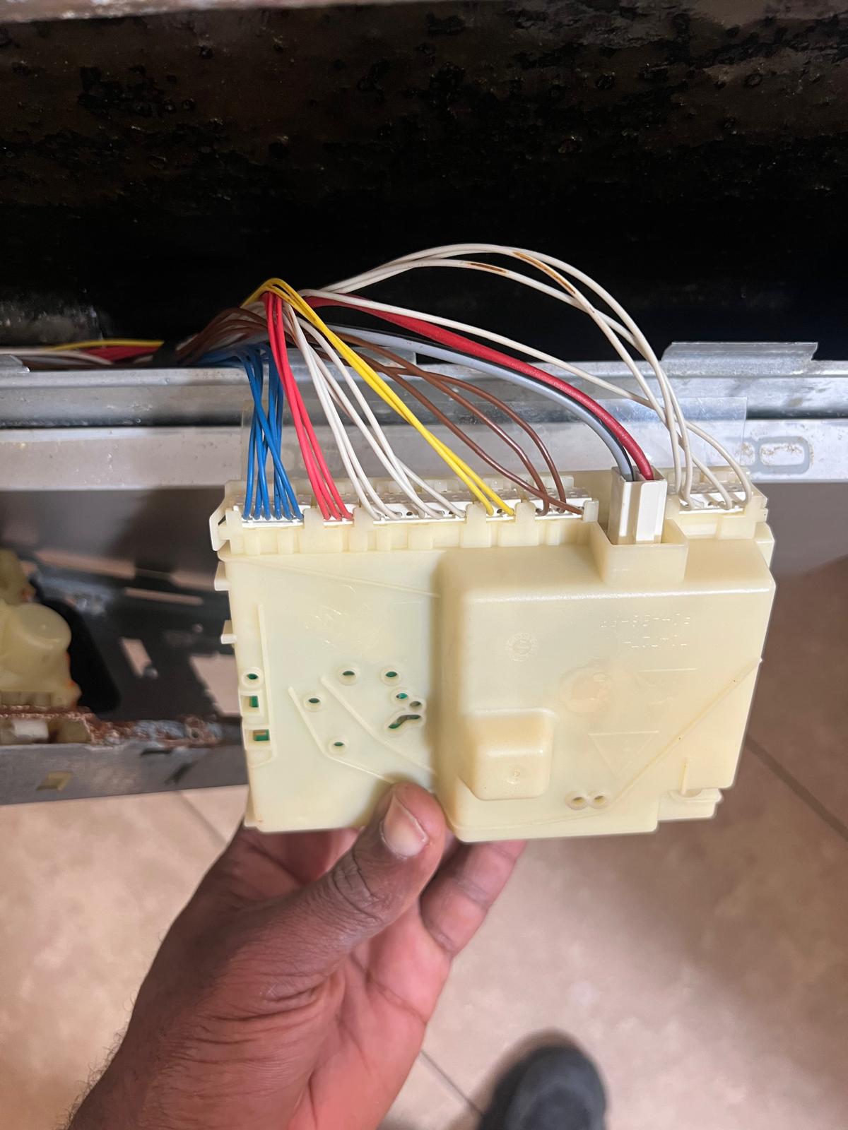 Osvaldo Neto - Gondomar - Problemas Elétricos e de Cabos