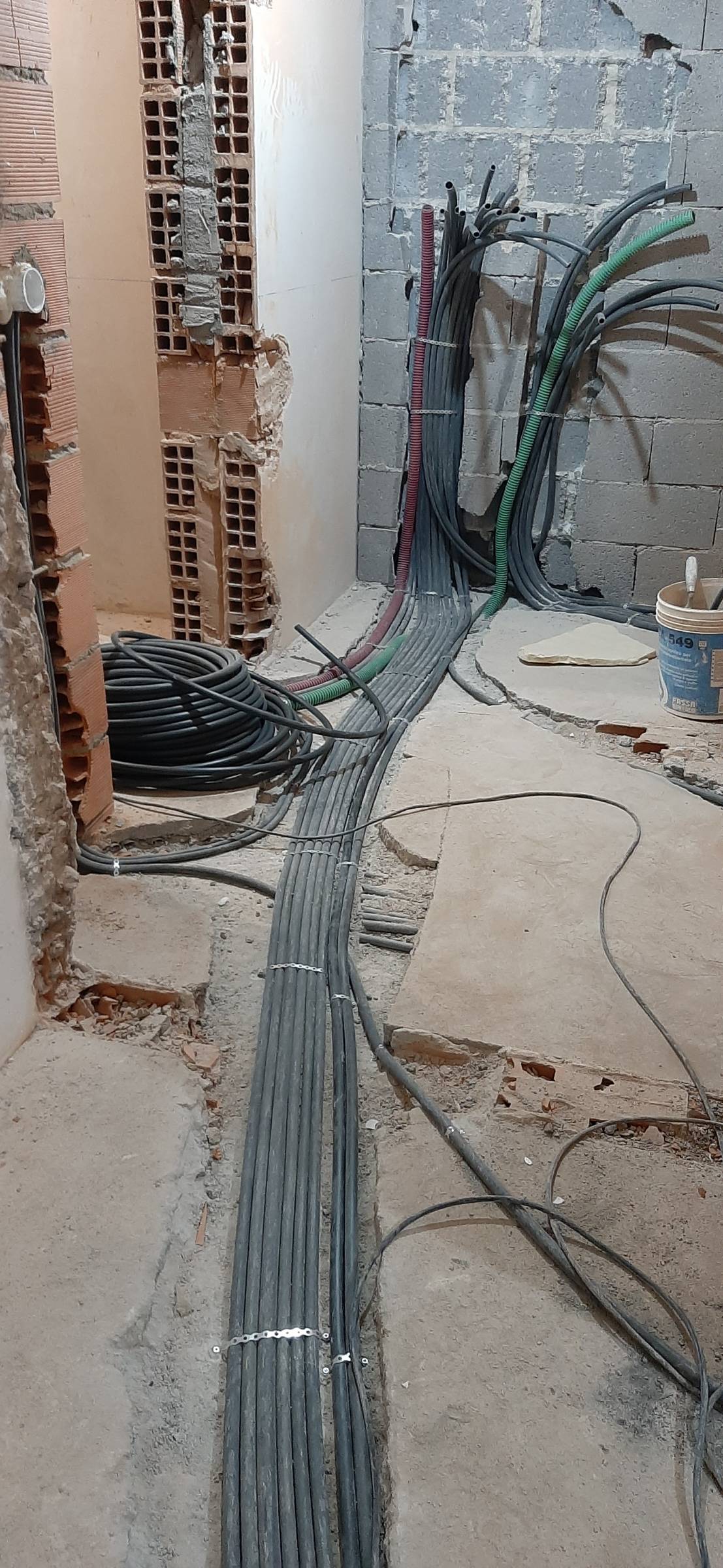Maguezi - Ovar - Switch and Outlet Repair