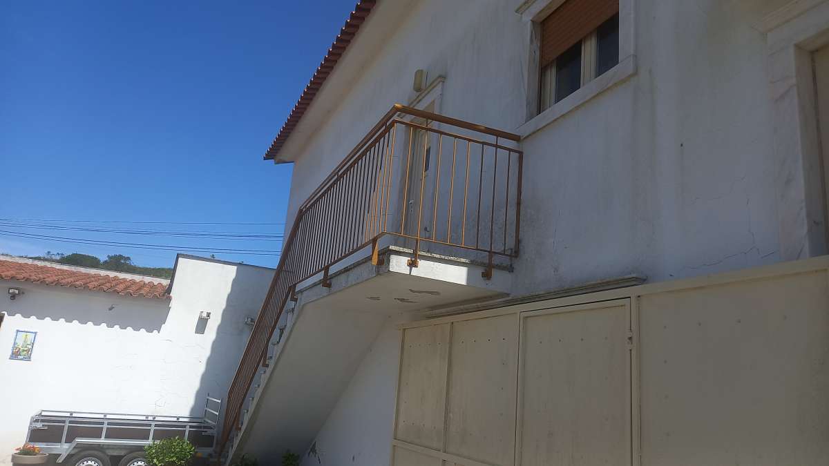 Mefecos unipessoal lda - Alcobaça - Reparação de Portão de Garagem