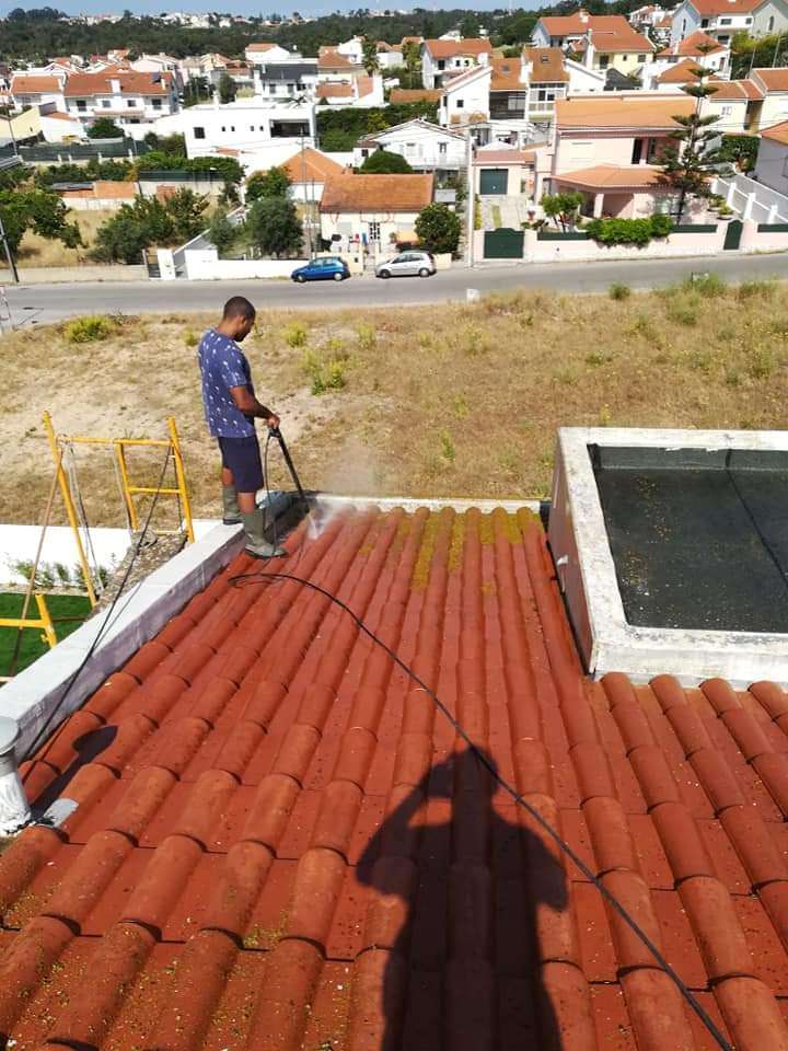 Wilker Rodrigues - Almada - Instalação de Pavimento em Pedra ou Ladrilho