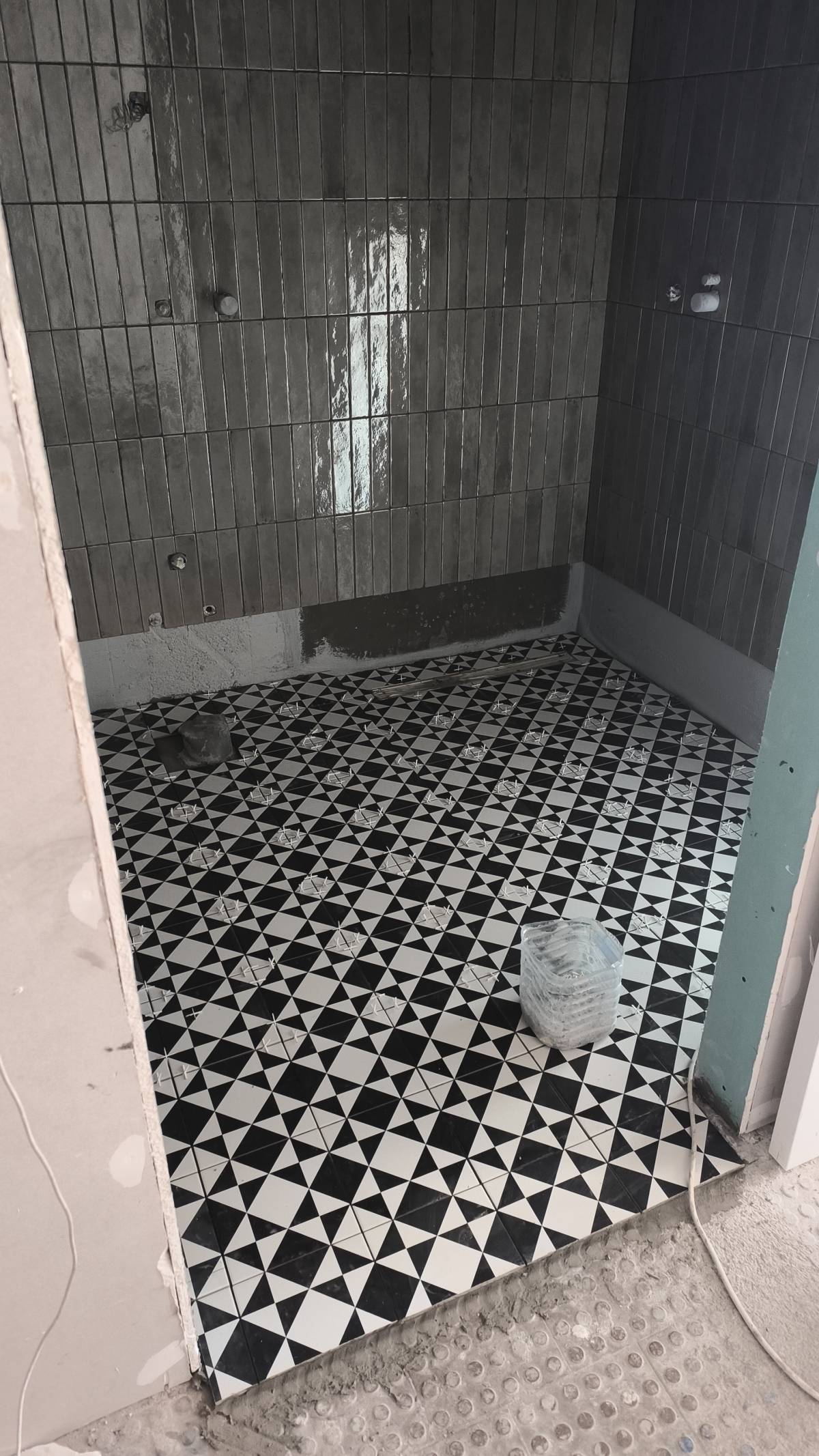 Marcos Moreira - Braga - Tile Installation