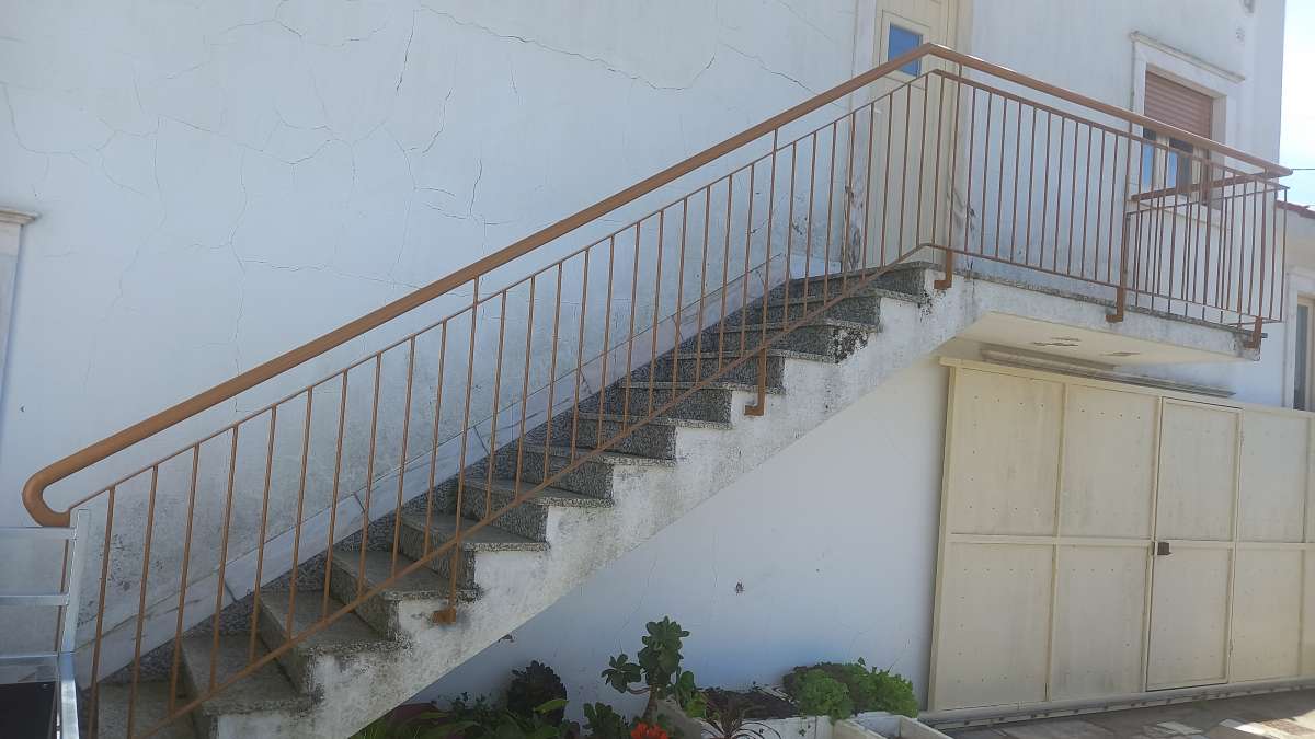 Mefecos unipessoal lda - Alcobaça - Instalação de Escadas