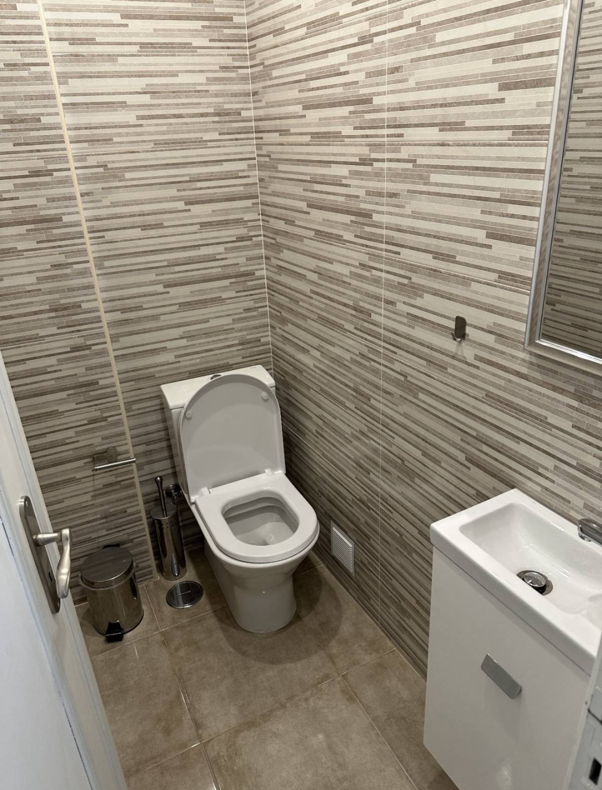 Fénix Obras & Remodelações - Seixal - Innenwand einbauen