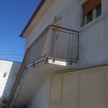 Mefecos unipessoal lda - Alcobaça - Reparação de Portão de Garagem