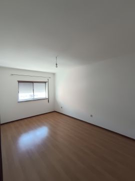 MAF Paint & Maintenance - Leiria - Gebäudereinigung