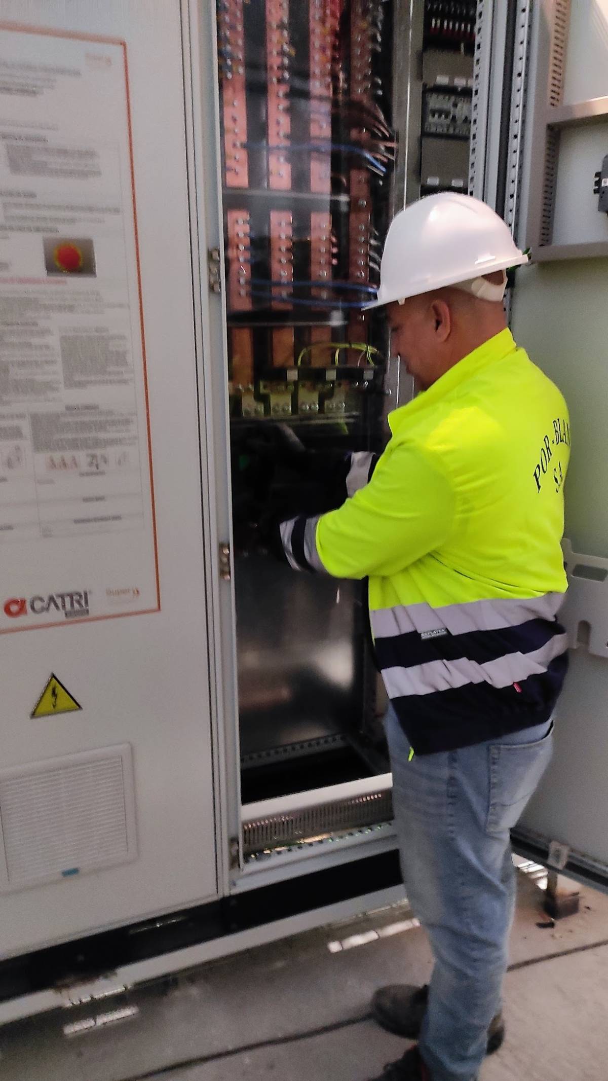 Faz Tudo Home Service - Ílhavo - Switch and Outlet Installation