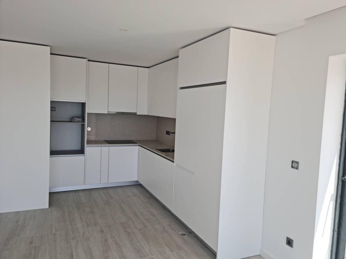 Sidnei Santos unipessoal LDA - Odivelas - Reparação de Porta de Madeira