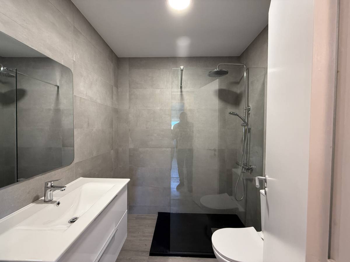 Deccory Lda - Loures - Interior Wall Addition