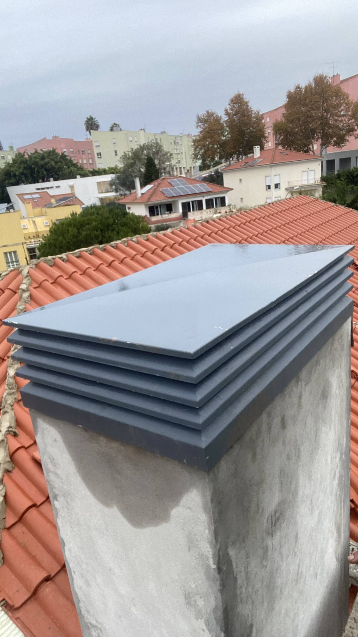 Serralheria Portal - Sintra - Instalación de la puertas para mascotas