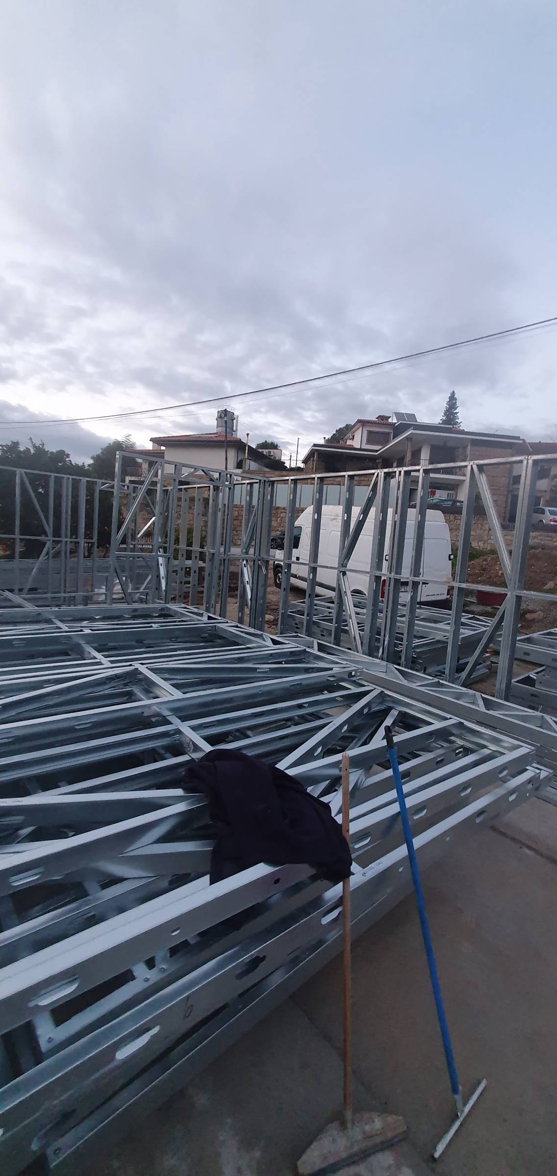 Espaço Steel LSF - Braga - Installation de clôture pour chiens