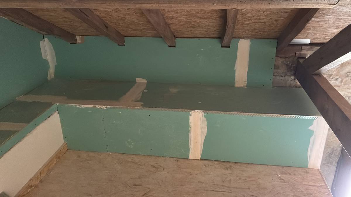 Porto Belo Remodelações - Vila Nova de Famalicão - Innenwand einbauen