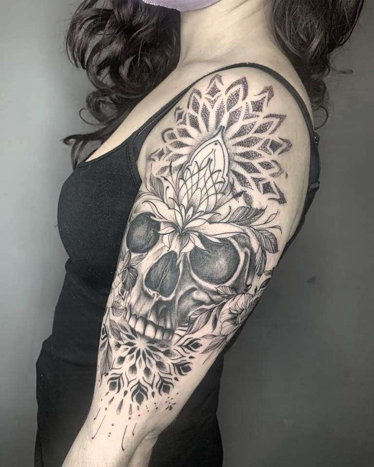 Shaded Red Tattoo - São João da Madeira - Ilustración