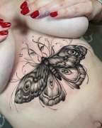Shaded Red Tattoo - São João da Madeira - Tiendas de piercings