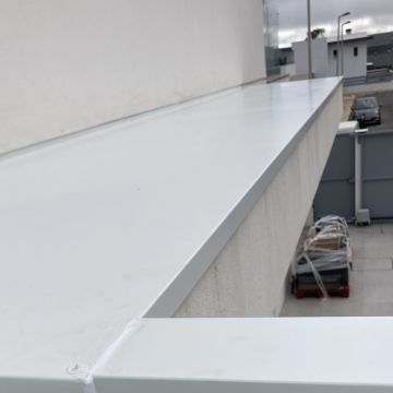Serralheria Portal - Sintra - Instalación de la puertas para mascotas