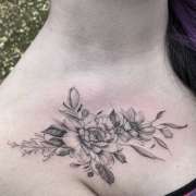 Shaded Red Tattoo - São João da Madeira - Tiendas de piercings