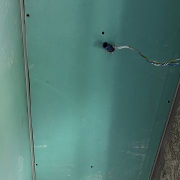 Porto Belo Remodelações - Vila Nova de Famalicão - Trockenbau reparieren und Oberflächenstruktur geben