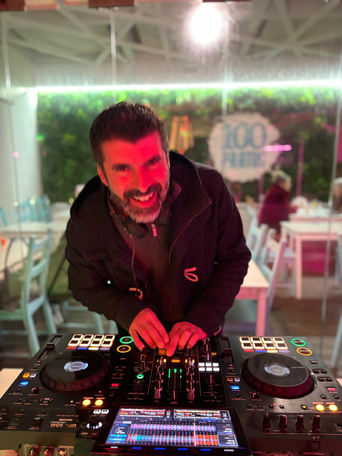 Dj BetoSil - Portimão - Aufblasbare Partyartikel mieten
