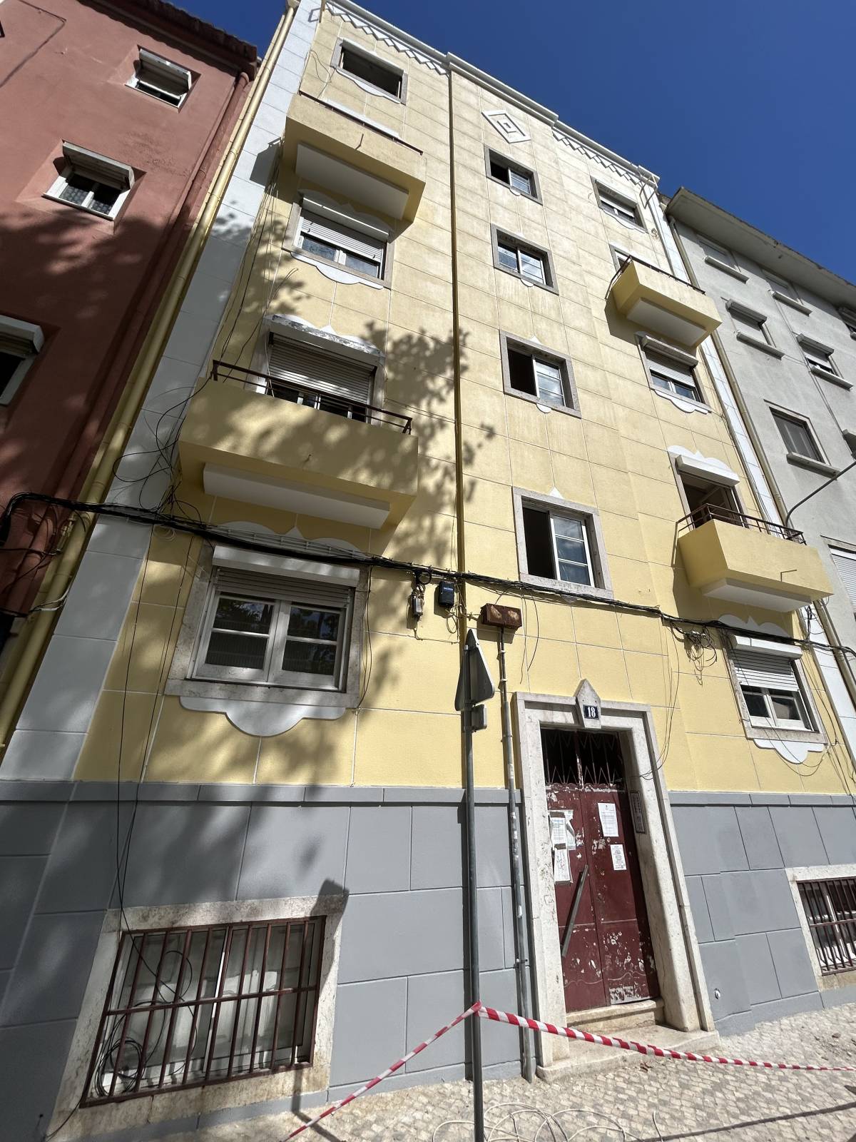Aura Vertical - Leiria - Malerarbeiten