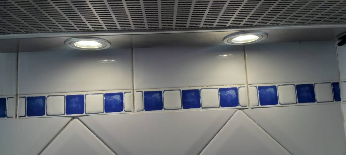 Instalación o reemplazo de extractores de cocina