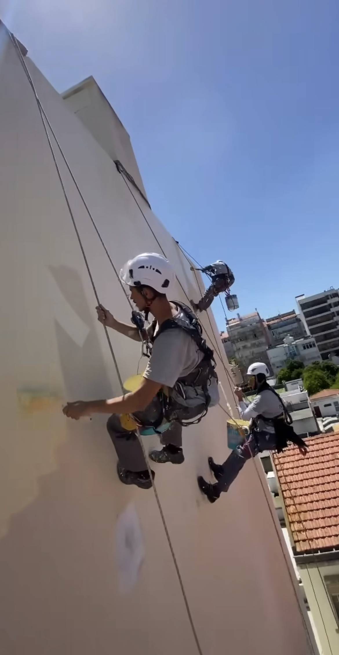 Aura Vertical - Leiria - Malerarbeiten an Gebäuden