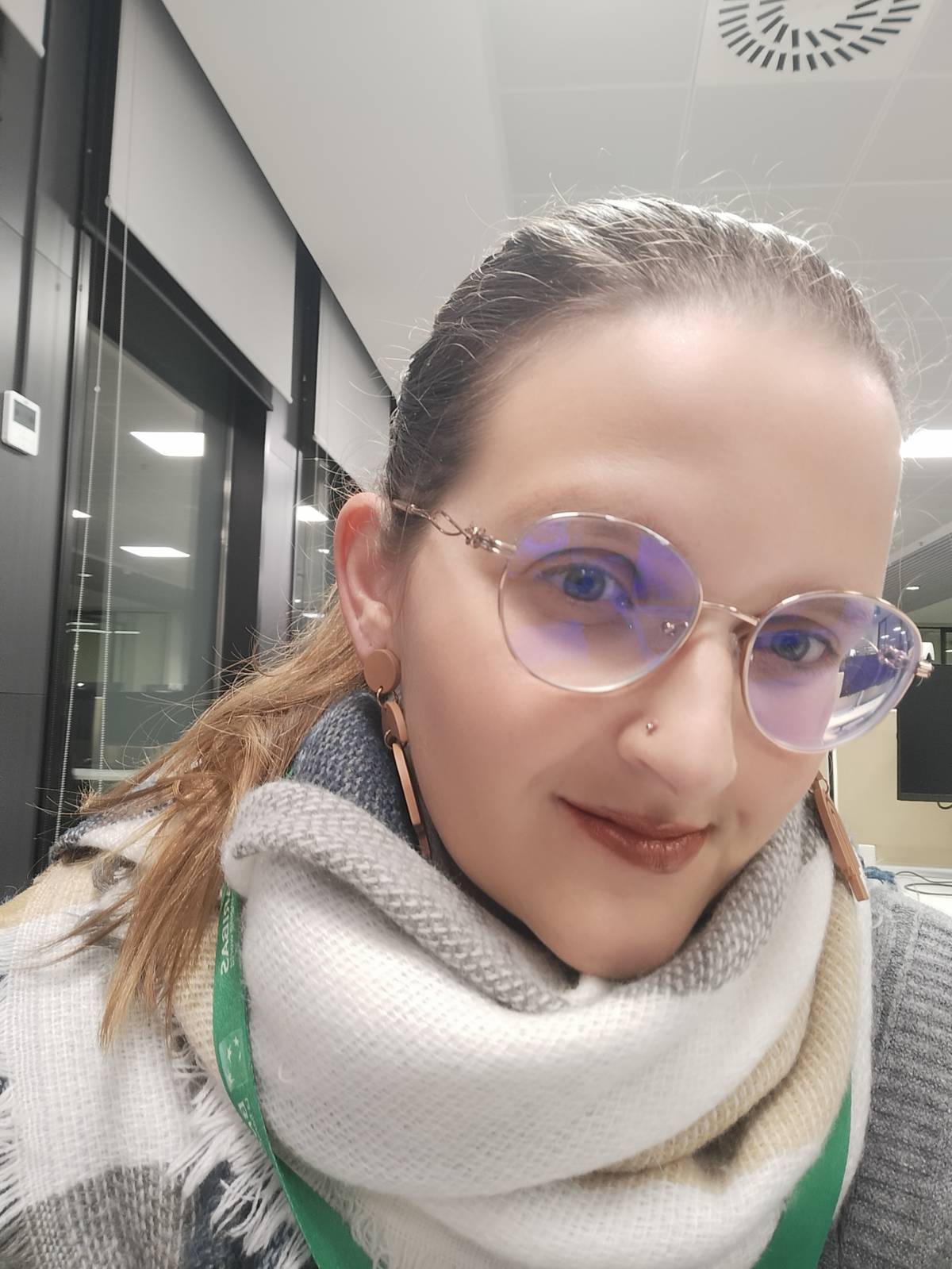Filipa Martins - Matosinhos - Hebrew Translation