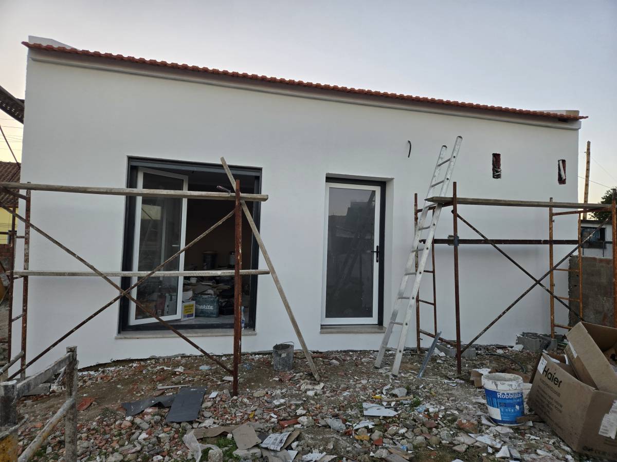 Ruben Correia - Almeirim - Roof Installation or Replacement