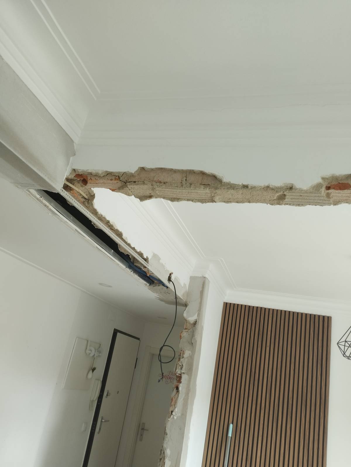 Idson. DH remodelações e pinturas - Barreiro - Reparación y texturización de placas de pladur
