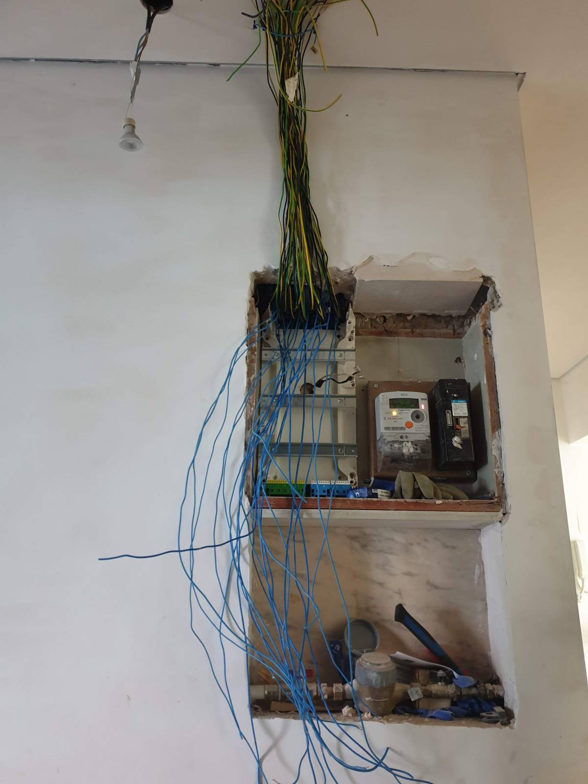 Alexandre Pinto - Sintra - Home Security and Alarm Repair and Modification