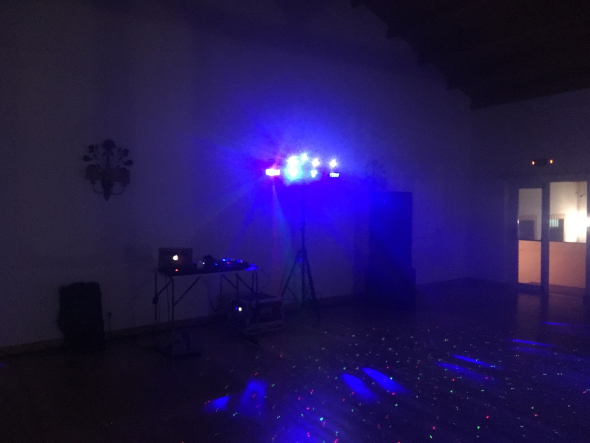 Nena DJ - Vila Real - Aluguer de Equipamento de Iluminação para Eventos