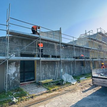 modelly - Viseu - Instalación, reparación o eliminación de revestimientos