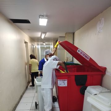 Auxiliar de serviços gerais e hospitalar - Santa Maria da Feira - Limpeza de Propriedade