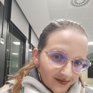 Filipa Martins - Matosinhos - Hebrew Translation